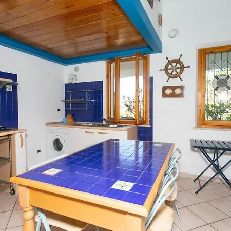 Trilocale Con Terrazzo A 100 Metri Dal Mare, - M025