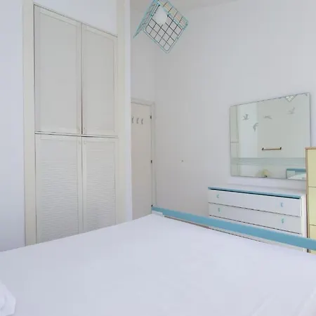 아파트 Trilocale Con Terrazzo A 100 Metri Dal Mare, - M025